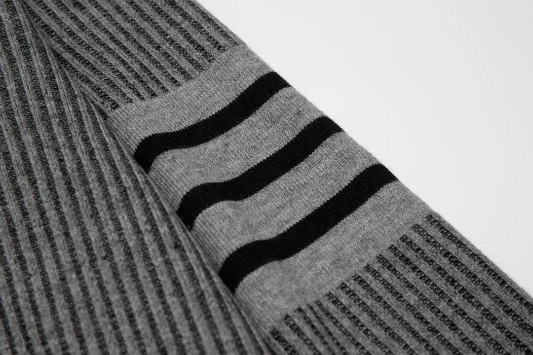 Thom Browne ➡️ ， Retro Same Style Versatile : Dark Gray Size：M-2XL